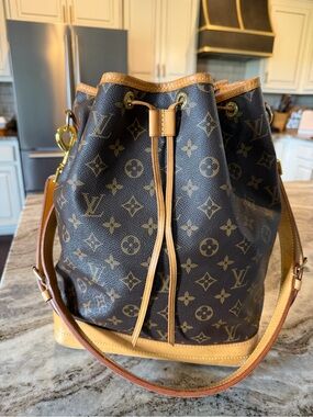 Louis Vuitton Noe GM Monogram Bucket Shoulder Bag in Brown and Tan